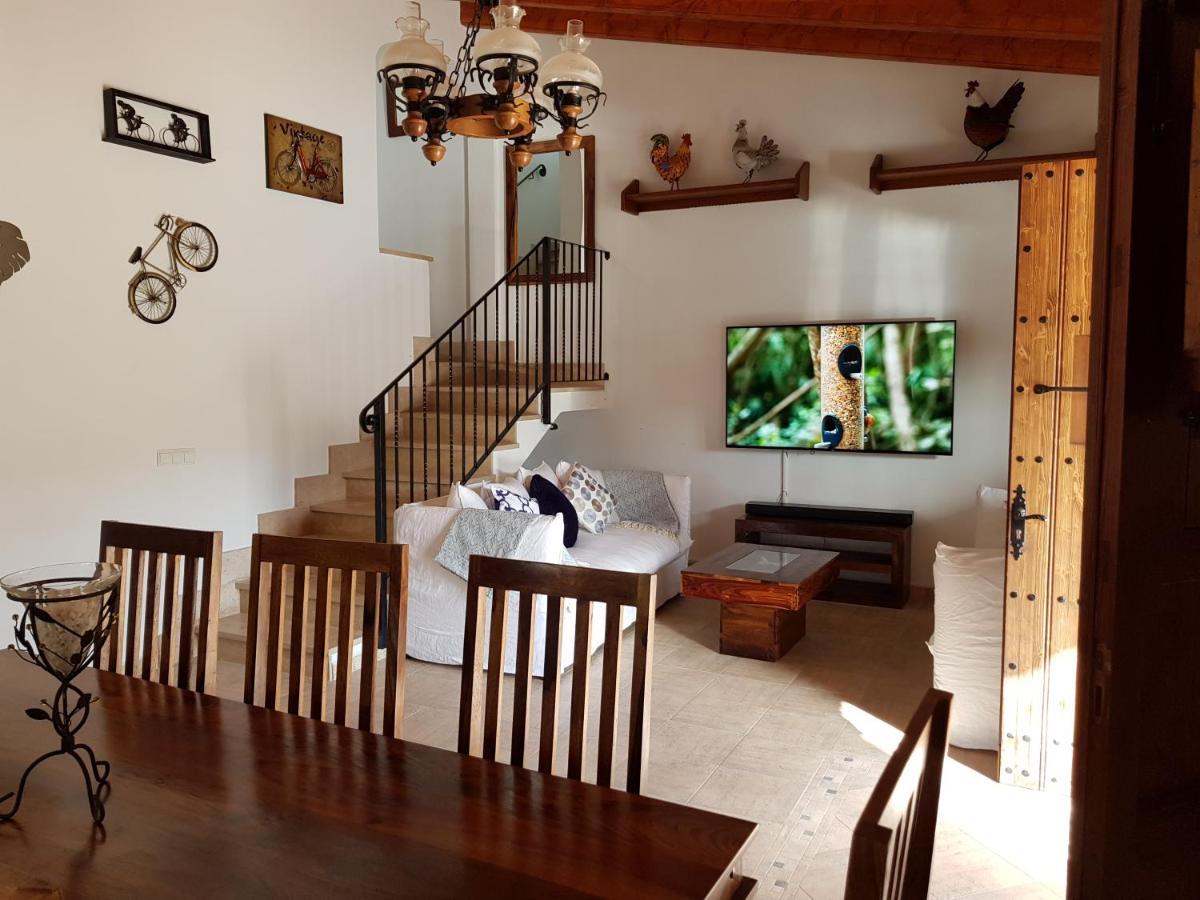 Villa Milagro - 3 Bedroom Finca Style Villa With Pool Near Golf Course/Beaches - Air Cond. Pollenca Bagian luar foto
