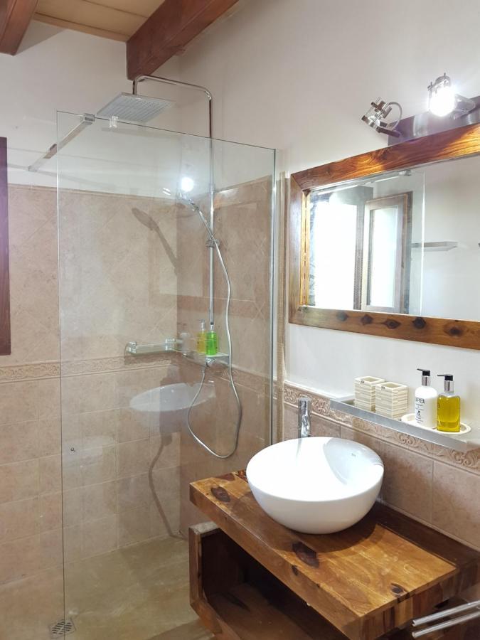 Villa Milagro - 3 Bedroom Finca Style Villa With Pool Near Golf Course/Beaches - Air Cond. Pollenca Bagian luar foto